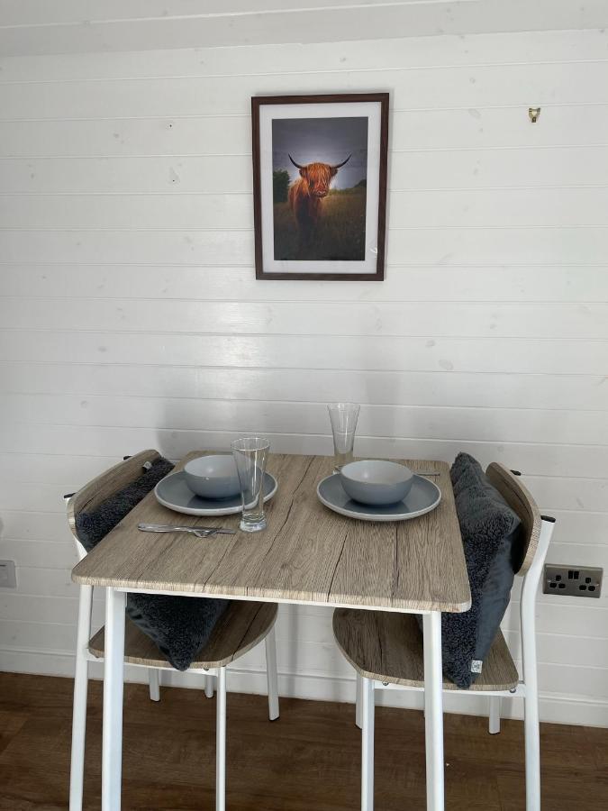 Hideaway Pod Near Loch Ness For A Tranquil Retreat Apartment Lewiston ภายนอก รูปภาพ